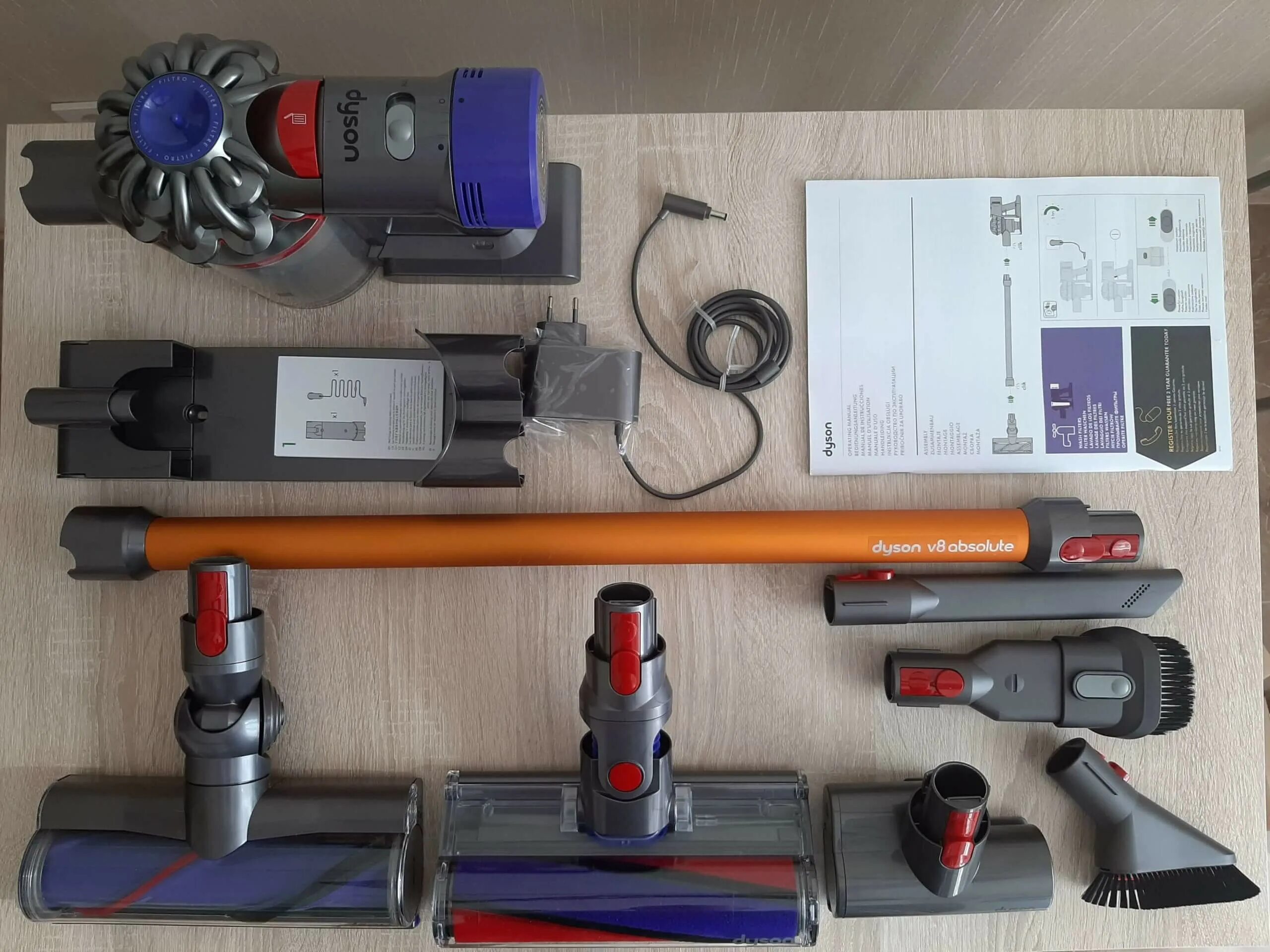 Дайсон 08. Dyson v8 absolute. Пылесос Дайсон Абсолют v8. Dyson v8 absolute 2022. Пылесос Dyson v8 absolute.