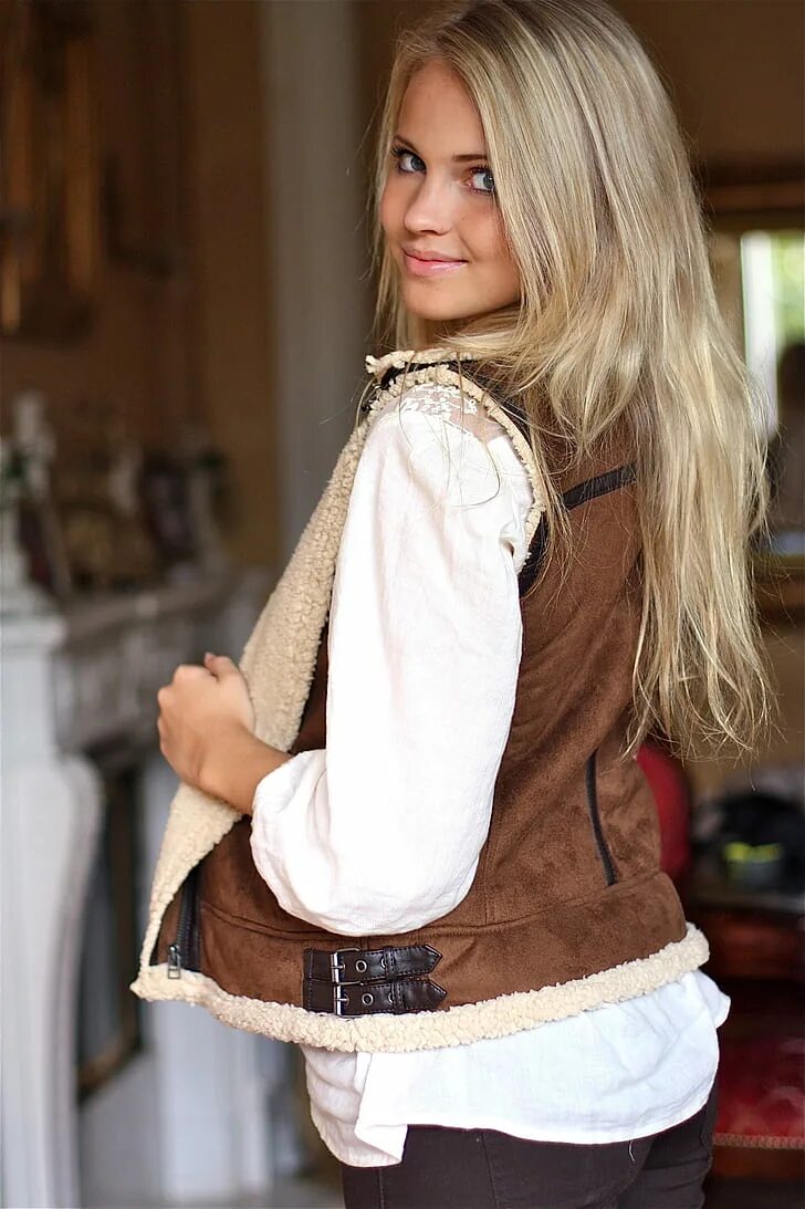 Реальные фотографии. Emilie Nereng. Emilie VOE Nereng. Emilie Nereng в Нижнем белье. Девушка блондинка.