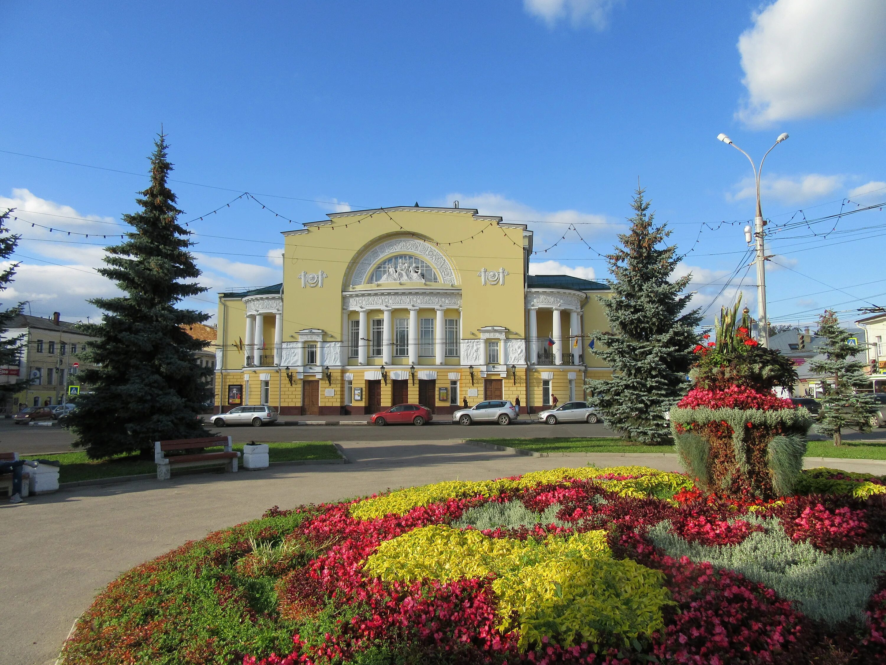 Красная площадь ярославль. Волковская площадь. Волковская площадь. Волковская площадь. Волковская площадь ярославль.