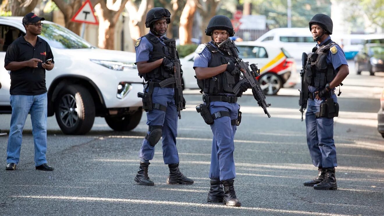 Йоханнесбург ЮАР преступность. Полиция ЮАР. Спецназ полиция ЮАР. Полиция Йоханнесбурга. Юар что произошло