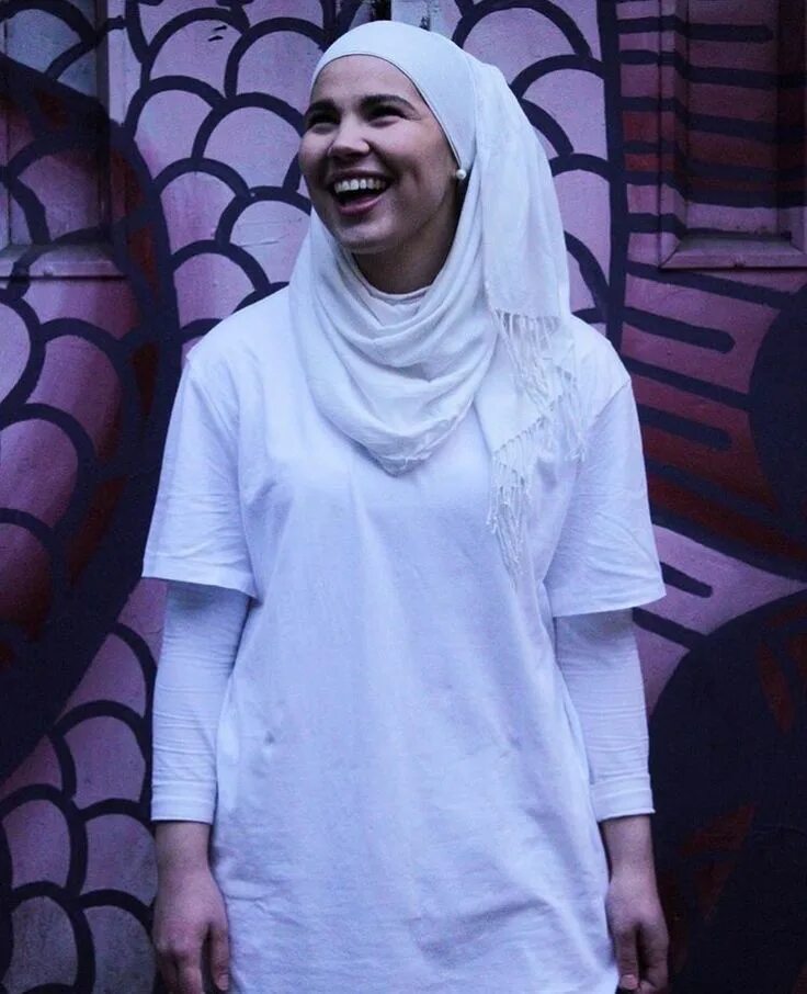 Иман мескини норвежская актриса. Иман мескини норвежская актриса. Иман мескини без хиджаба. Иман мескини 2022. Иман мескини скам.