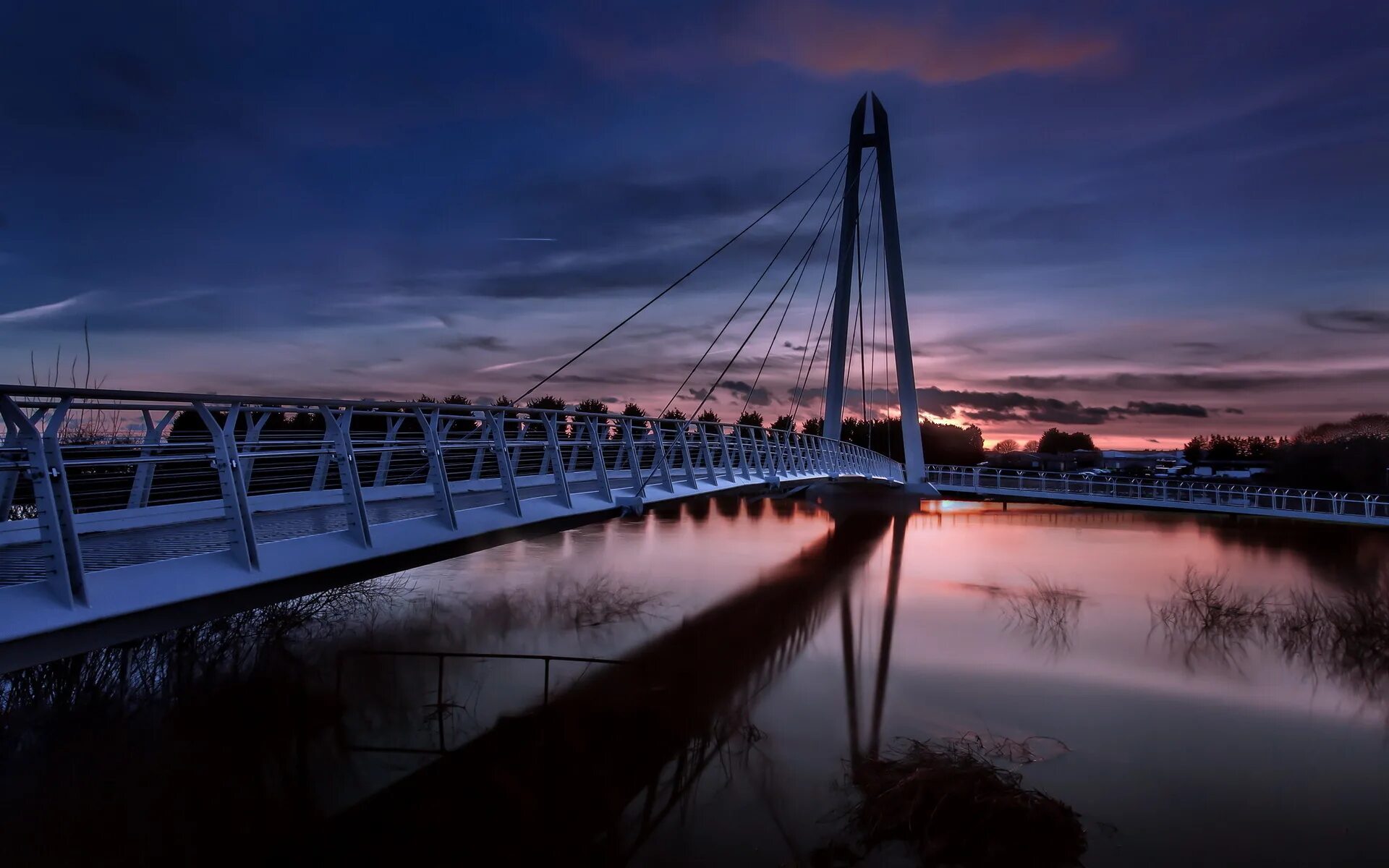 Мост Европа Азия Оренбург. Ночной мост. Мост в городе. Ночной город мост.