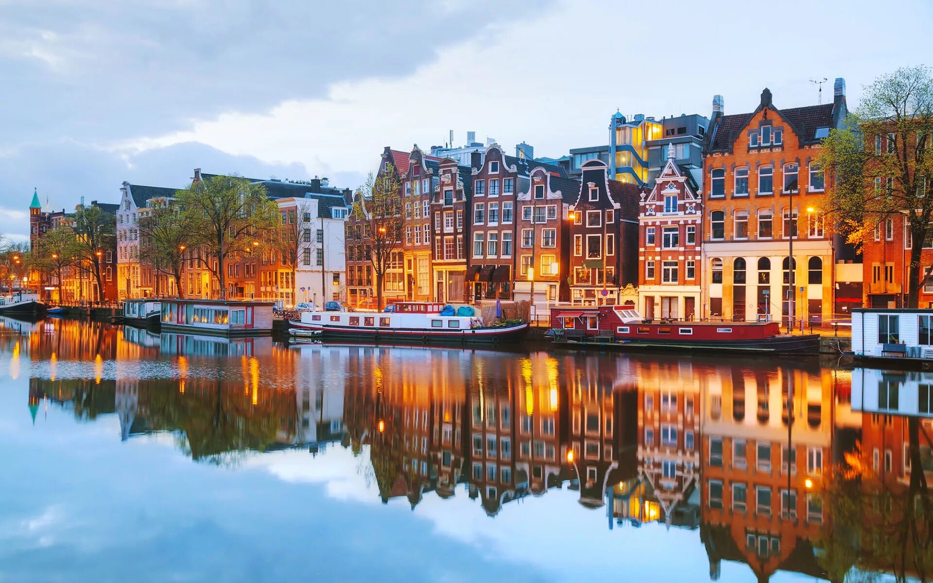 Амстердам время. Амстердам столица Амстердам столица. Голландия Амстердам. Амстердам Amsterdam Нидерланды. Королевство Нидерланды Гаага.