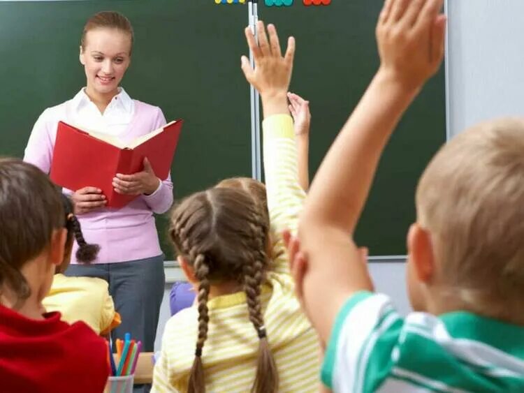 Учитель в школе. Преподаватель в университете. Тип прибора. Профессор в вузе. Как заинтересовать учеников на уроке.
