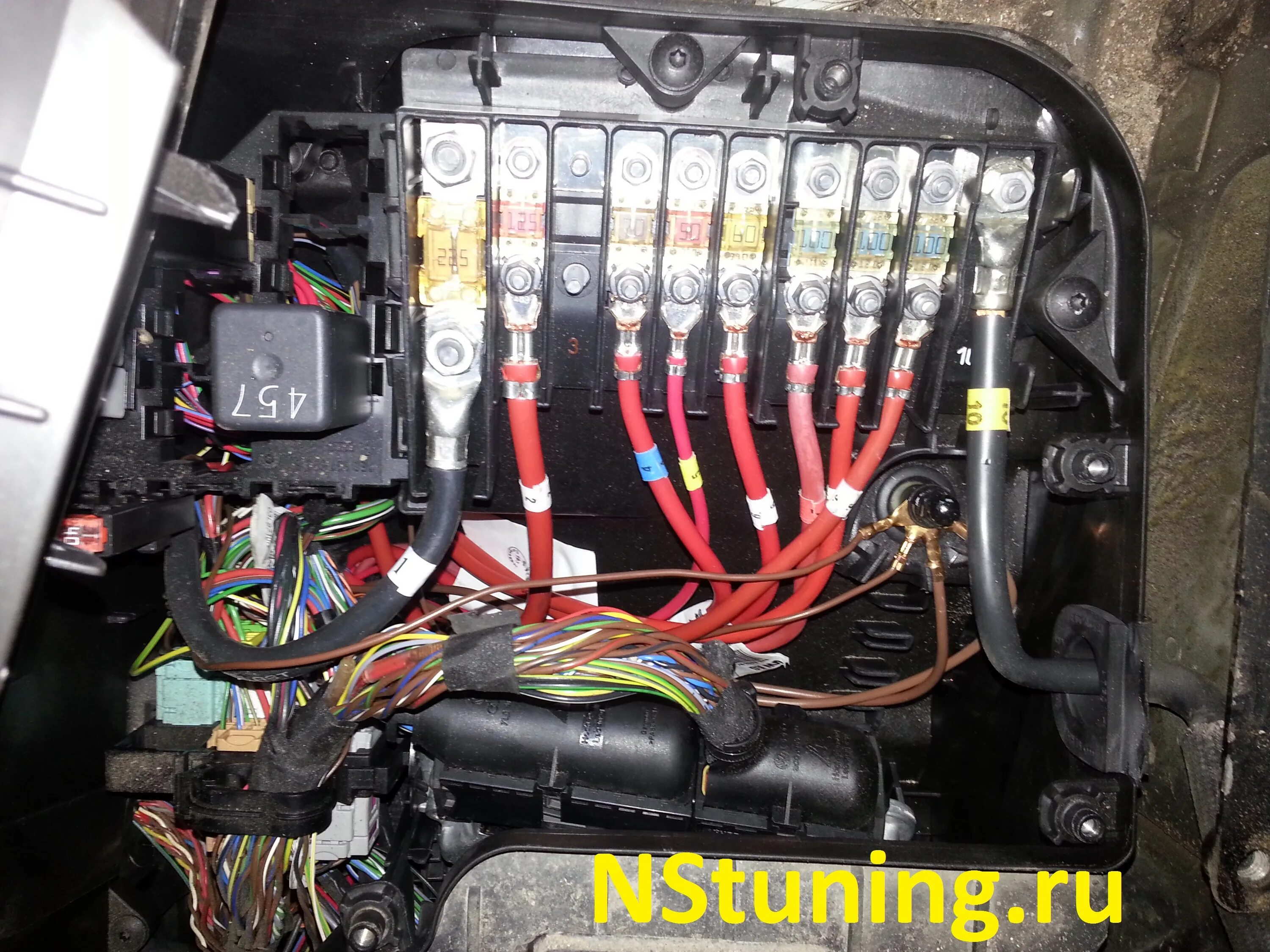 Блок предохранителей транспортер т5. Блок предохранителей транспортер т5. Предохранители vw t5 multivan. T5 блок предохранителей. Реле стартера caravelle t5.