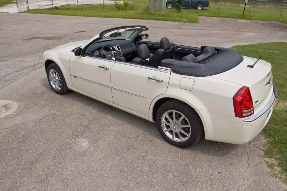Седан кабриолет купе 5 букв. Крайслер 300с кабриолет. chrysler 300c cabrio. крайслер 300с купе. chrysler 300 cabrio.