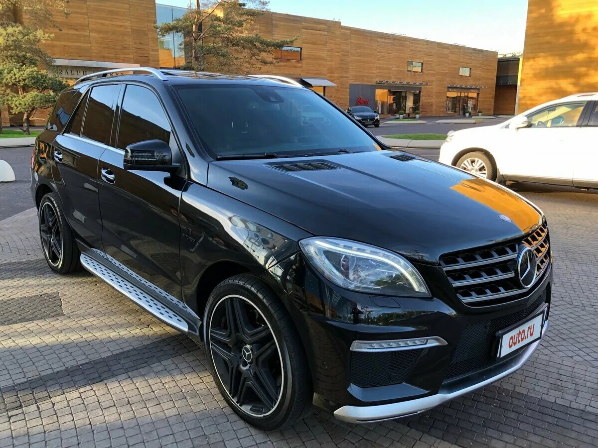 Купить новый мл. Mercedes Benz ml 63. Мерседес ml 63 AMG. Mercedes ml63 AMG 2015. Mercedes ml 63 AMG 2014.