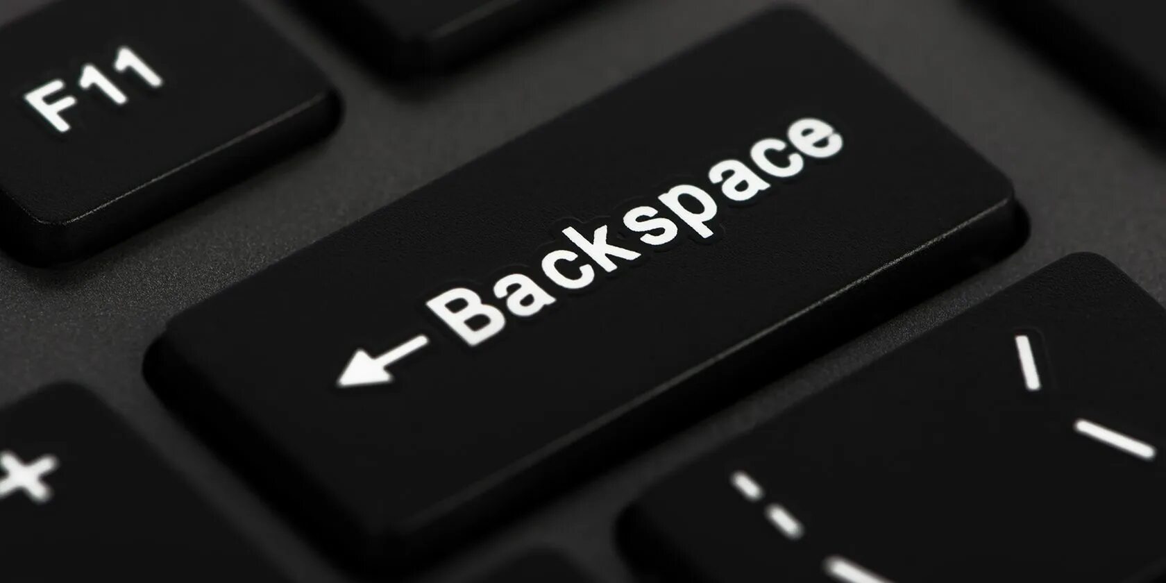 Кнопка Backspace. Backspace на клавиатуре. Кнопка Backspace на клавиатуре. Что такое Backspace на клавиатуре компьютера.