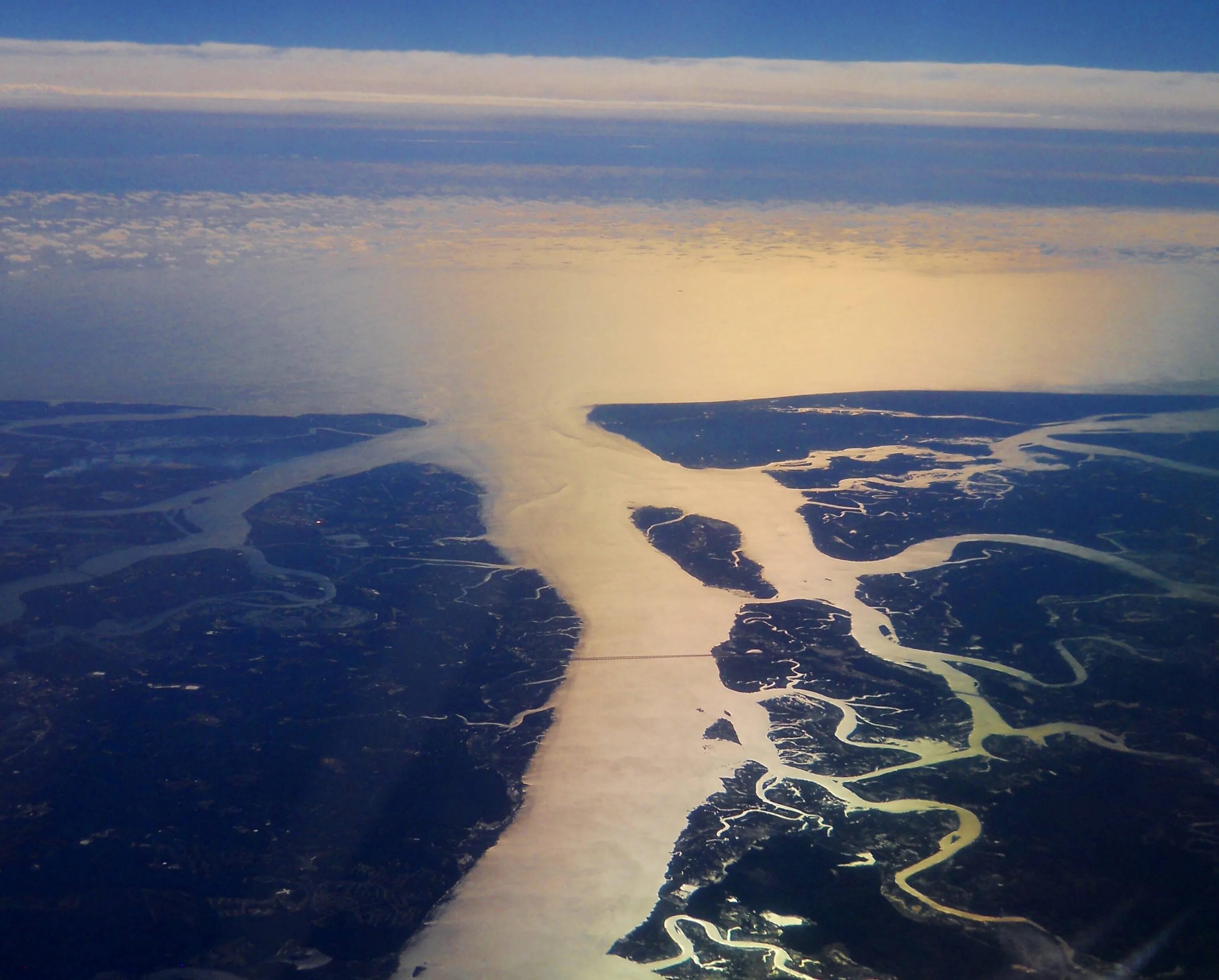 Устье реки Енисей Карское море. Впадение Енисея в Карское море. Река Обь Обская губа. Впадение реки Обь в Карское море. Бассейн стока и море реки обь