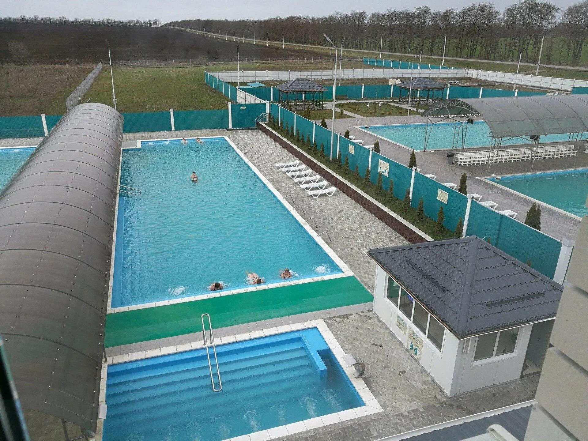 Бассейн цунами. Ставропольский край село казьминское термальные источники. Термальный источник цунами село воронежское ставропольский край. Термальный комплекс цунами село воронежское. Бассейн долина гейзеров казьминское.