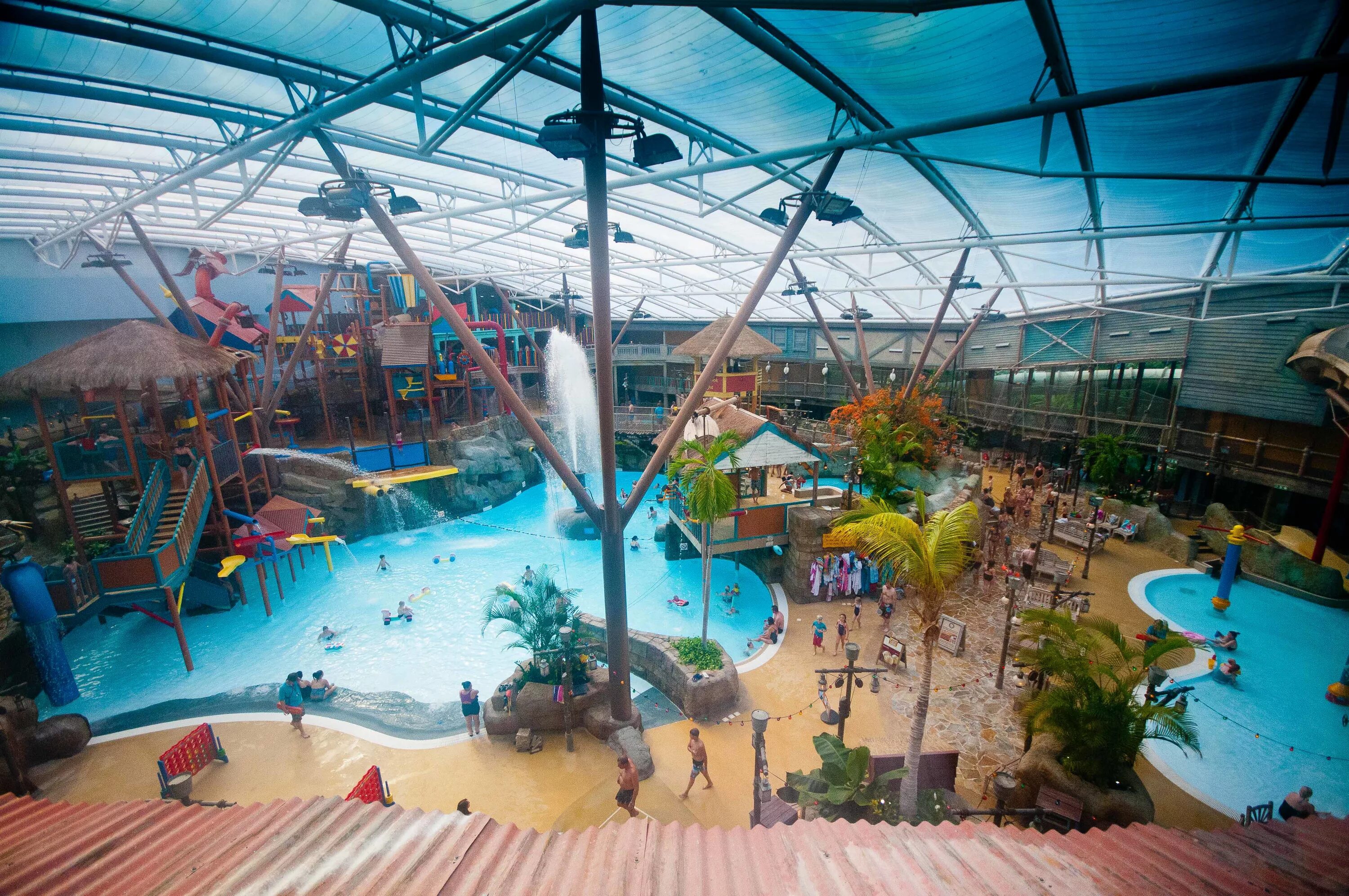 Аквапарк можно. Alton towers водный парк. крытый аквапарк. аквапарк в англии. аквапарк интерьер.