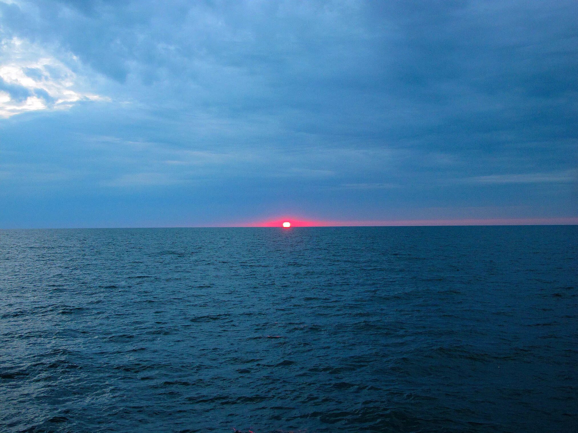 Каспийское озеро объем воды. Каспийское море. Каспийское озеро. Берег Каспийского моря. Уникальность Каспийского моря.