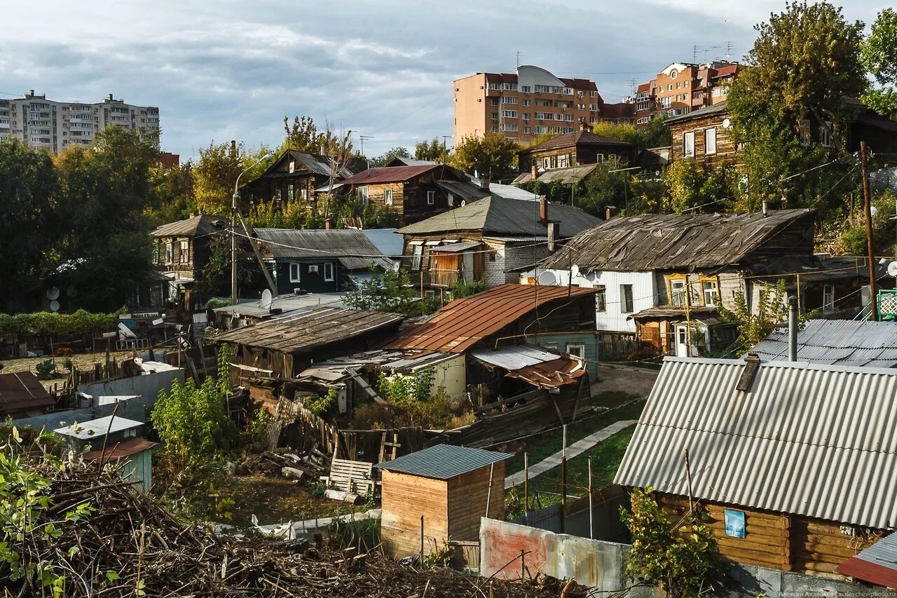 Пригороды россии. Частный сектор. Частный сектор в России. Пригород России. Окраина города частный сектор.