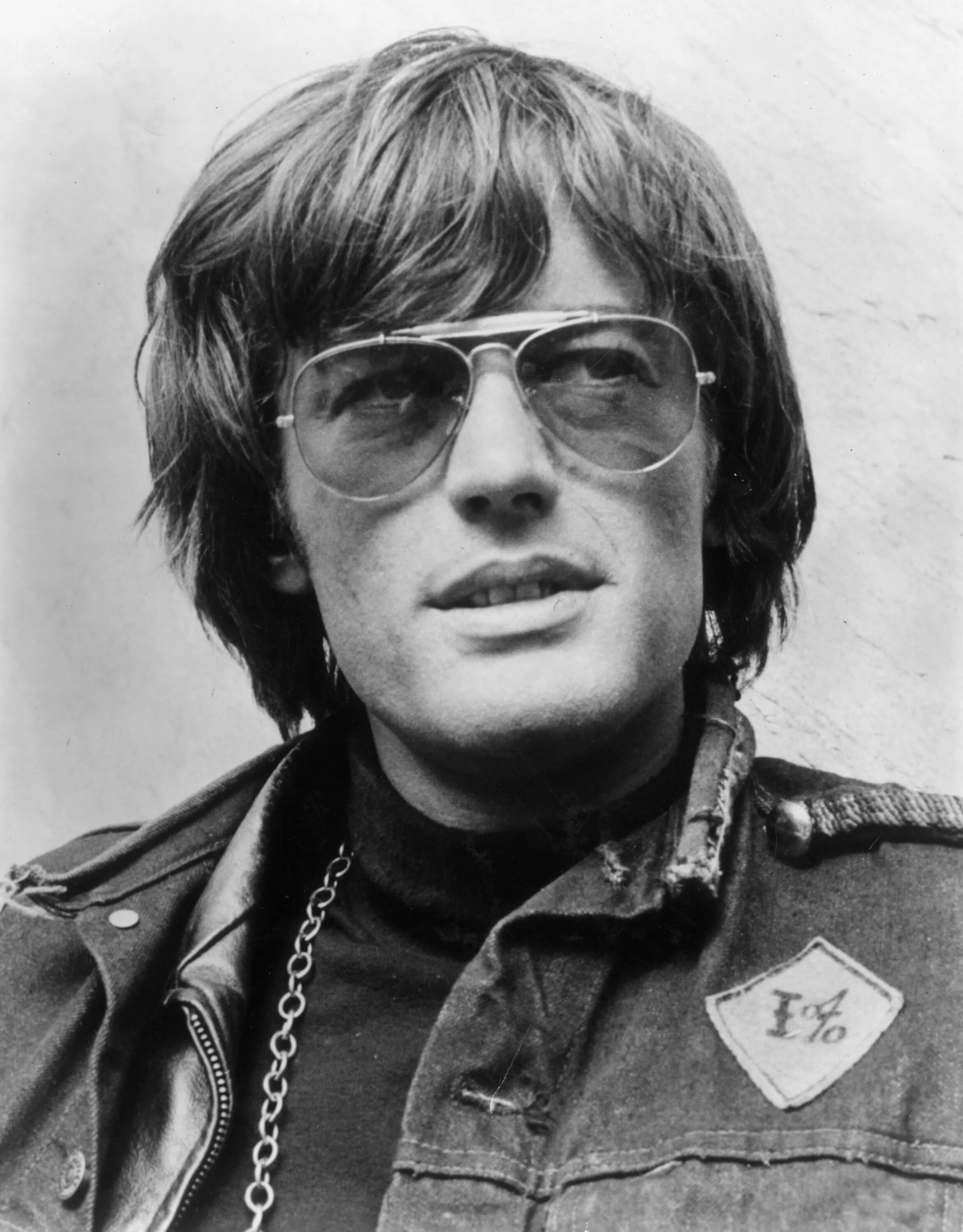 Мужские стрижки 80. Peter Fonda. Питер фонда 1970. Peter Fonda очки. Питер фонда в молодости.
