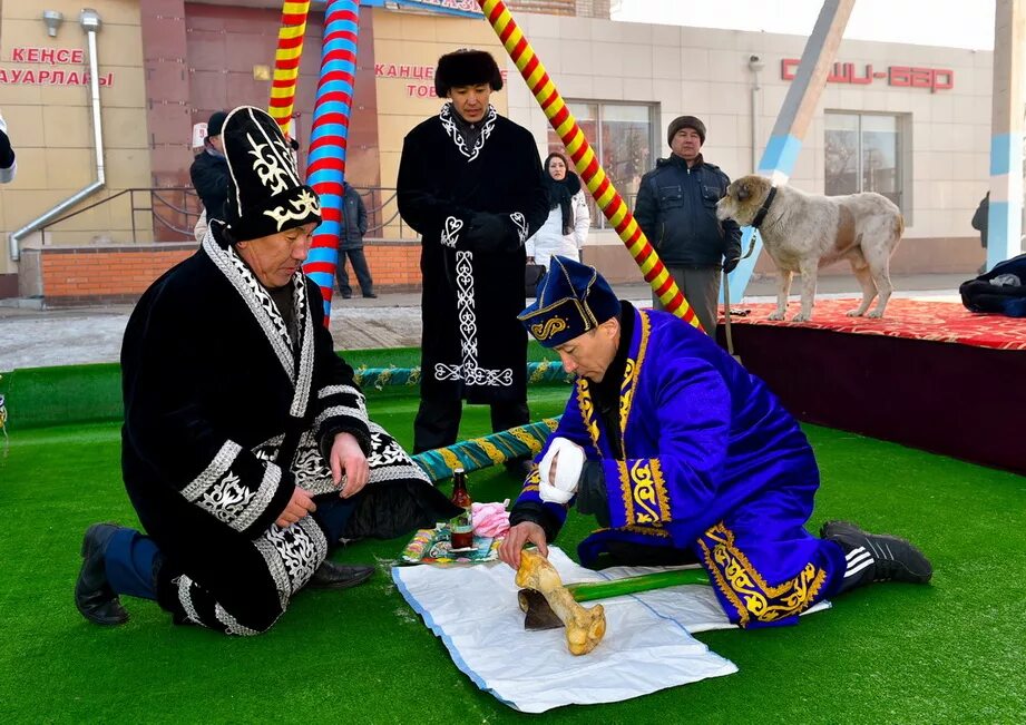 Казахские национальные игры. Игры на Наурыз национальные. Праздник Наурыз в Казахстане. Борьба Наурыз. Казахские игры на наурыз