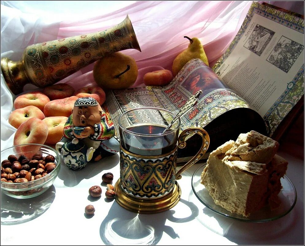 чайные традиции азербайджана. чай в восточном стиле. чай по восточному. восточное чаепитие. рахат лукум восточный дастархан.