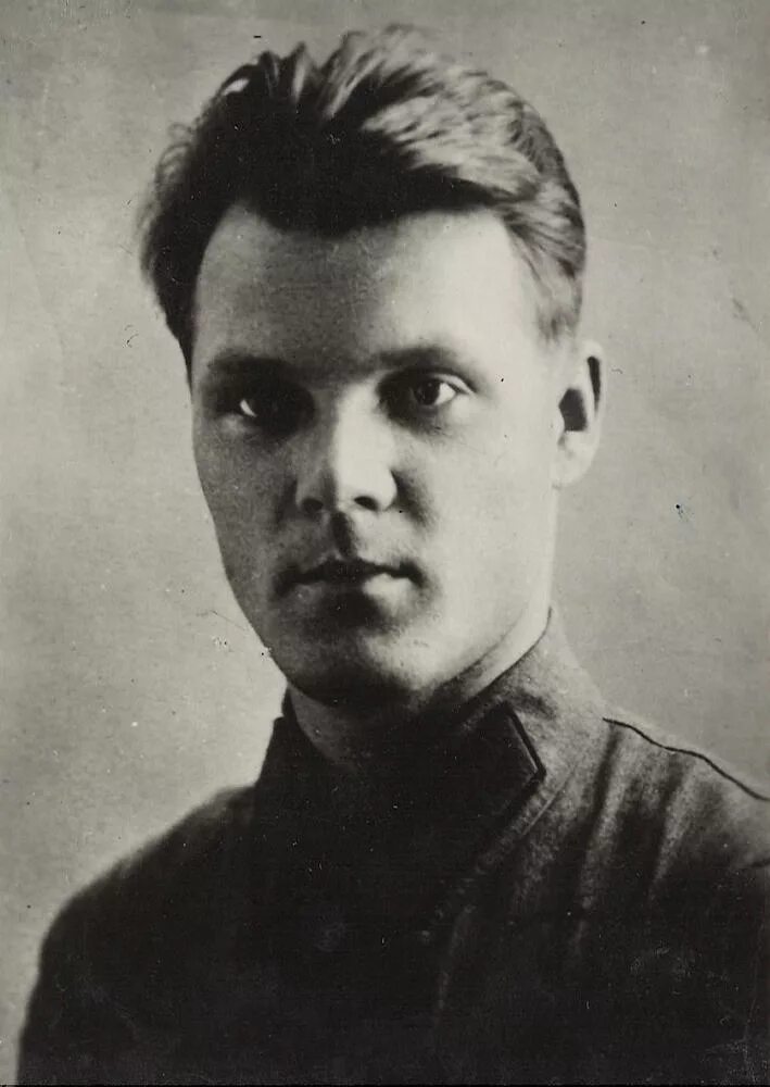 Лунина героев. Лунин вов подвиг. Герои подводники вов. Лунина героев. Командир подводной лодки лунин.