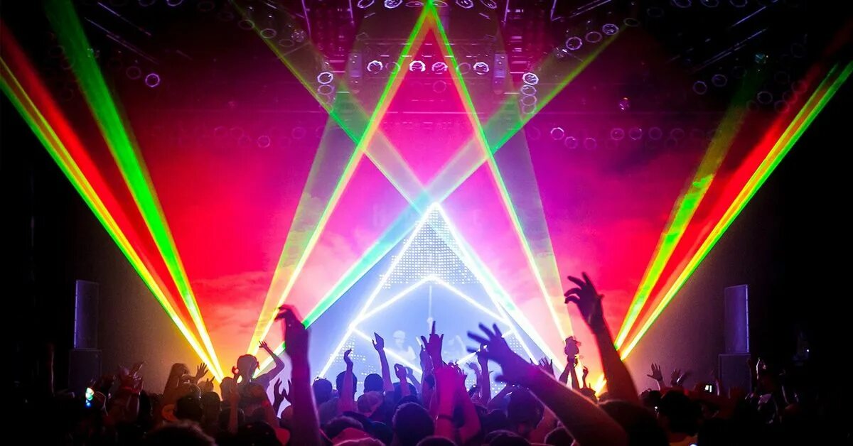Фьюче фон. Фестиваль alpha future people. Alfa future people 2016. Футуристическая сцена. Фьюче фон пенза.
