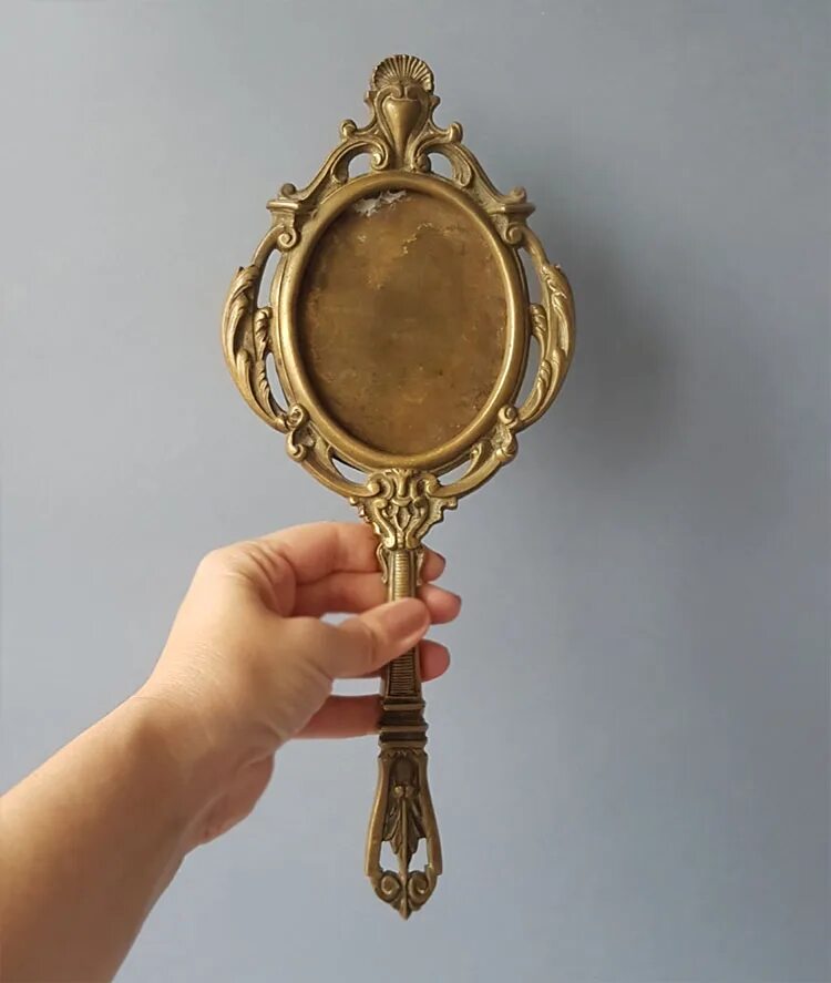 Зеркало ручное. Старинное зеркальце с ручкой. Старинное зеркало. Зеркало ручное антикварное.