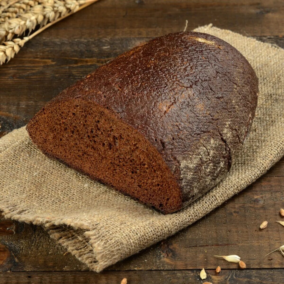 Подовый хлеб это какой. Хлеб ржаной бездрожжевой. Хлеб ржаной подовый. Хлеб белый бездрожжевой. Хлеб черный бездрожжевой.
