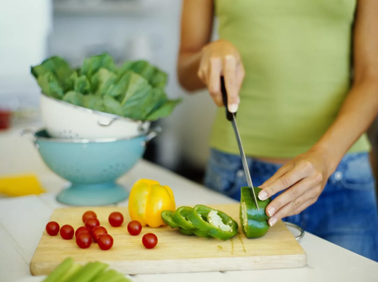 Cut vegetables. Приготовление здоровой пищи. Готовка овощей. Здоровое питание готовка. Правильное питание готовка.
