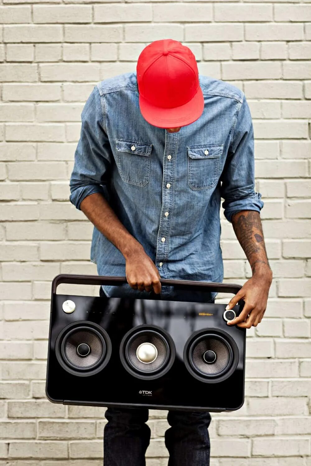 Boombox 3 приложение. Портативная акустика tdk 3 speaker boombox. cosiq бумбокс. романыч бумбокс паль. рейвакс бумбокс.