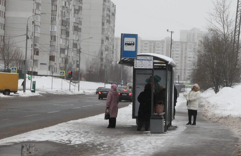 Остановки 90 автобуса москва. Автобусная остановка улица Барышиха. Барышиха 40 остановка. Плещеева 14 остановка. Остановка метро Тушинская.