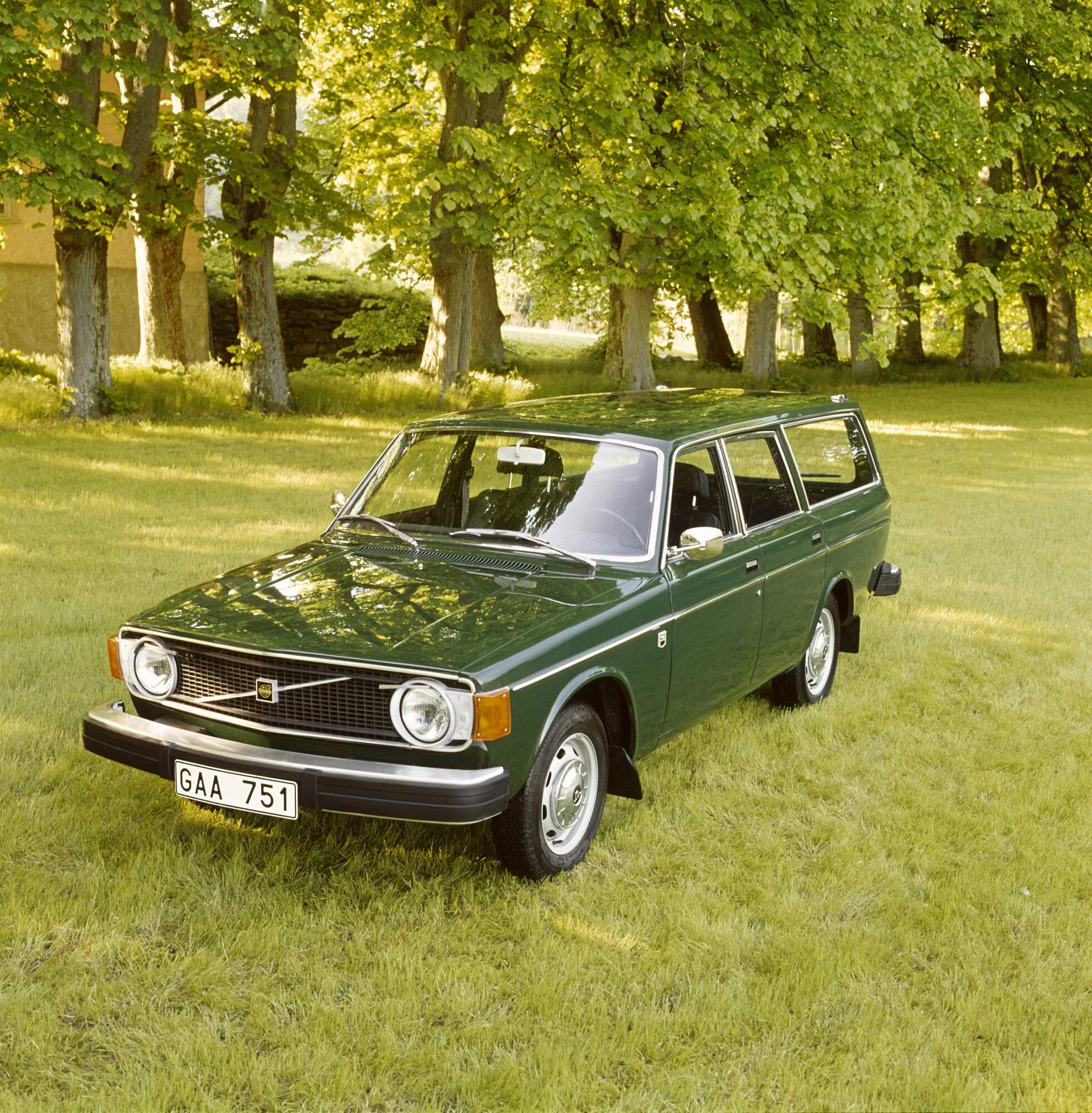 Купить легковой автомобиль кострома. Вольво 145. Volvo 450 легковая. Вольво 140 легковая. Вольво 250 легковая.