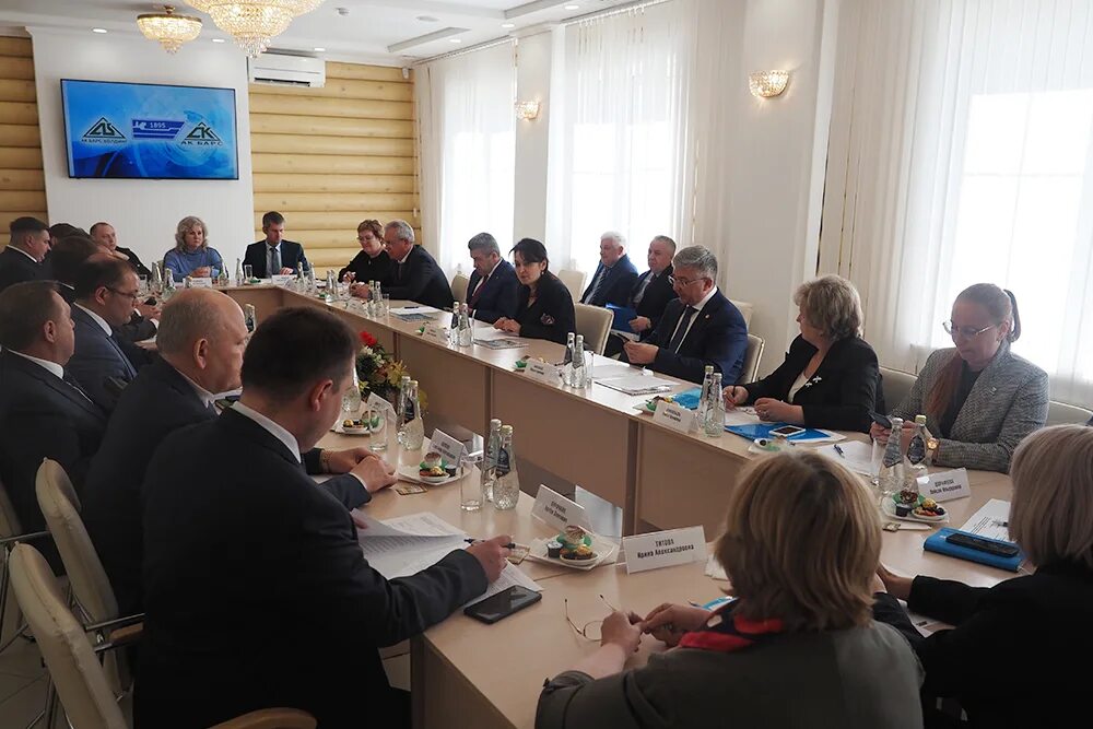 Л рт. B3. Буксир толкач речной проекта 911в. Шагиахметов мидхат рафкатович министр экономики республики. Термопреобразователь сопротивления дтс125л-рт1000.