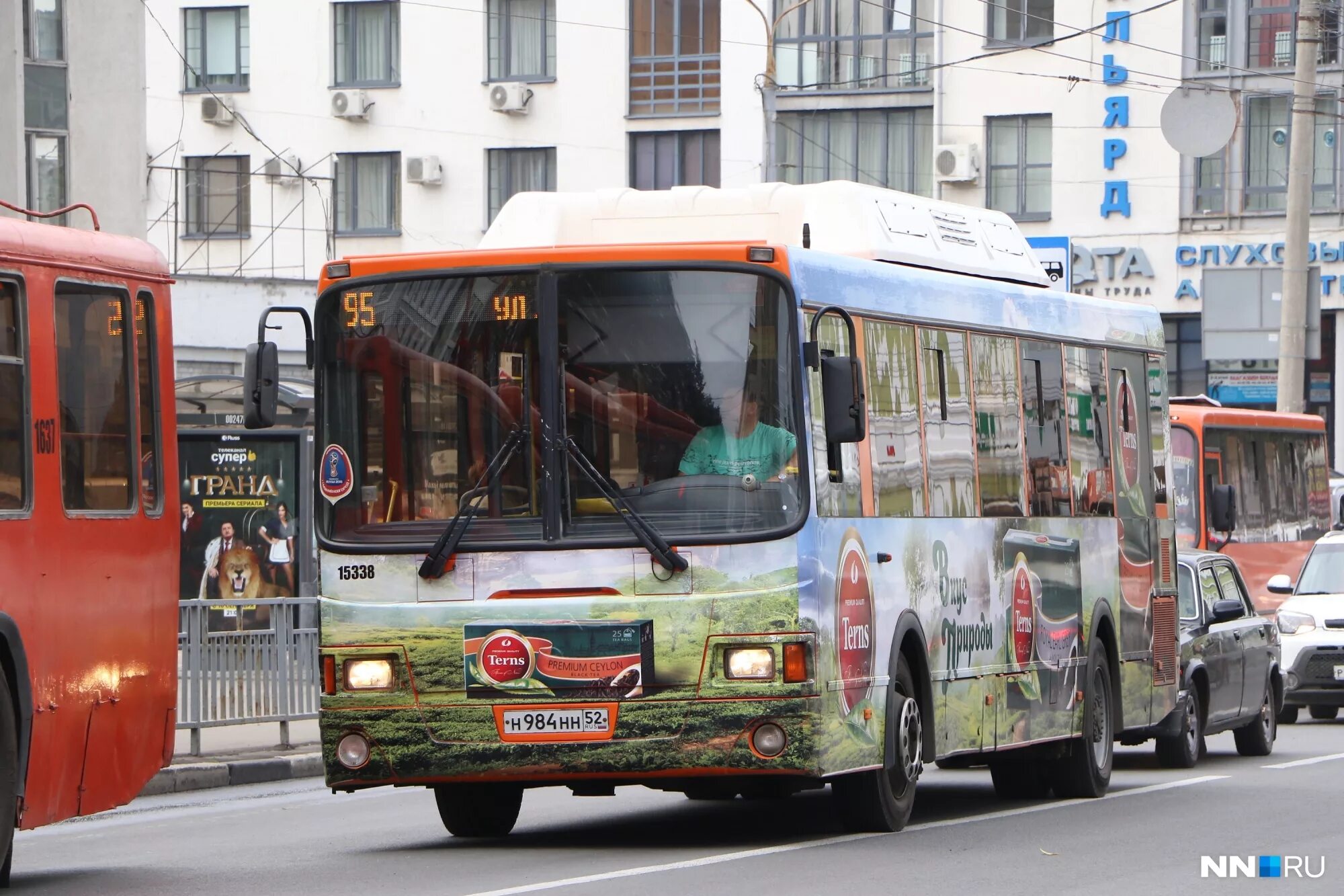 Движение автобусов нижний новгород в реальном. Автобус Нижний Новгород. Нижегородский автобус. Маршрутки Нижний Новгород. Общественный транспорт Нижний Новгород.