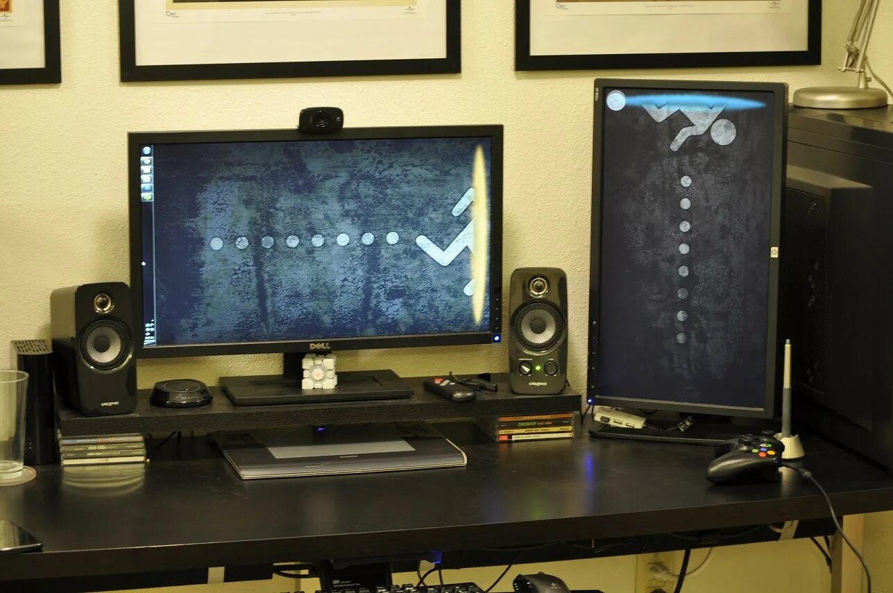 Dual 4K 32" screens Dual monitor wallpaper, Dual monitor setup, Computer desk se