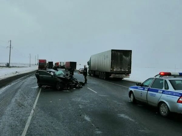 Авария в Самарской области за последние сутки на трассе м5. ДТП на трасса м5 Самара Тольятти 23 ноября. Авария на трассе м5 за последние сутки в Самарской. Трасса м5 Ульяновск Сызрань. М5 сызрань сейчас