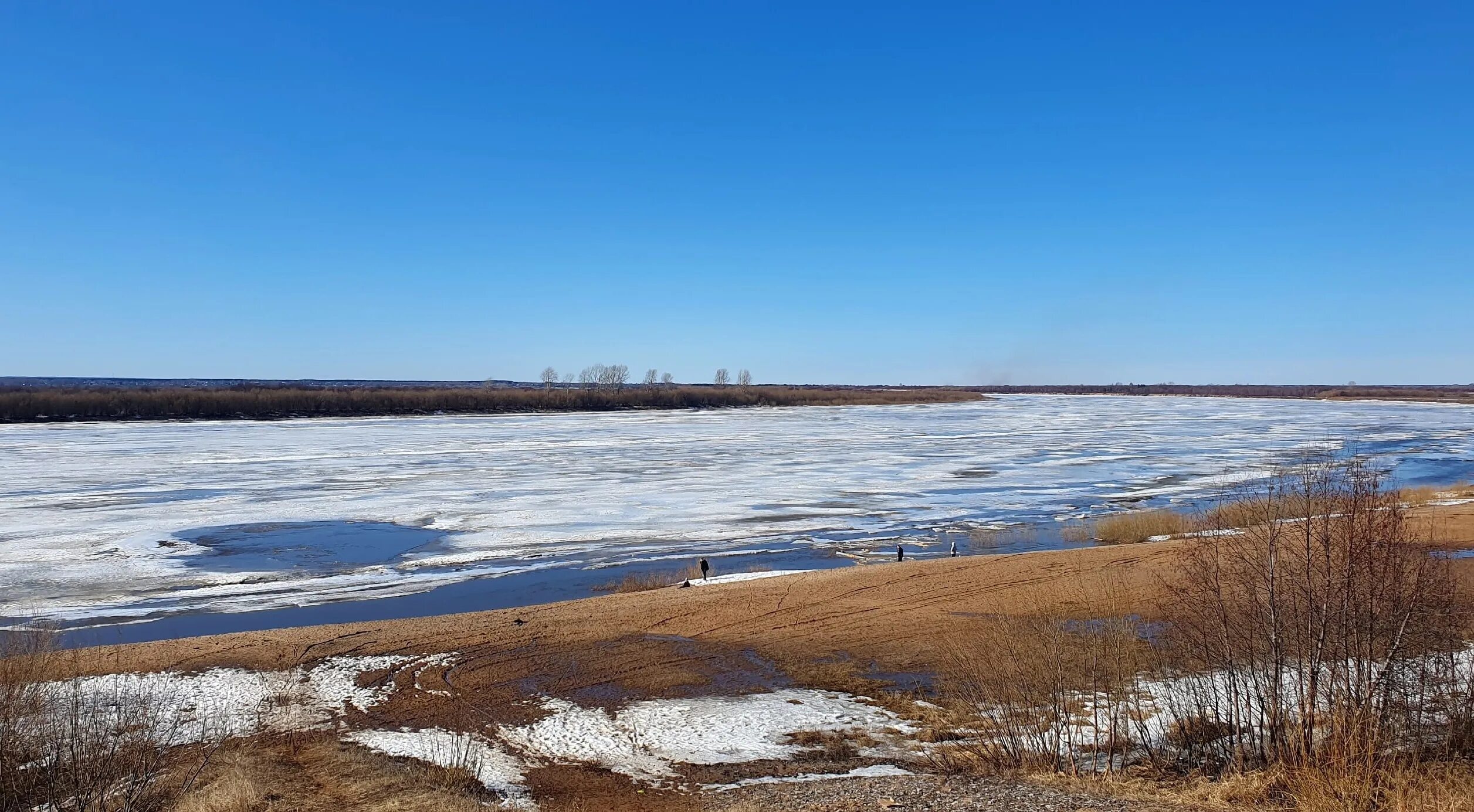 Ледоход архангельск 2024 когда. Ледоход на Северной Двине. Ледоход Северные реки. Ледоход на реке. Котлас ледоход.