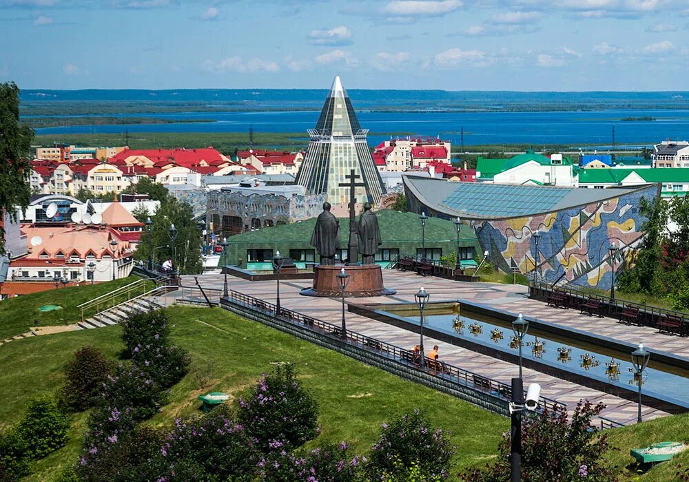 Ханты мансийск. Город Югра Ханты-Мансийск. Столица Ханты Мансийска. Ханты-Мансийск лето. Ханты-Мансийск достопримечательности Югра.