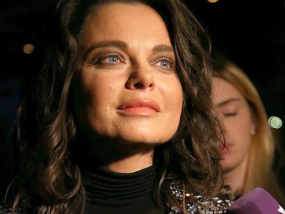 Королева великобритании елизавета. Шкаф елизаветы 2. Королева переживает 7 жизнь. Королева переживает 7 жизнь. Маленькие корги черно белые.