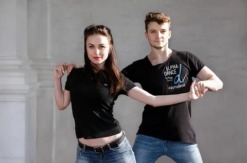 Школьная пара танец