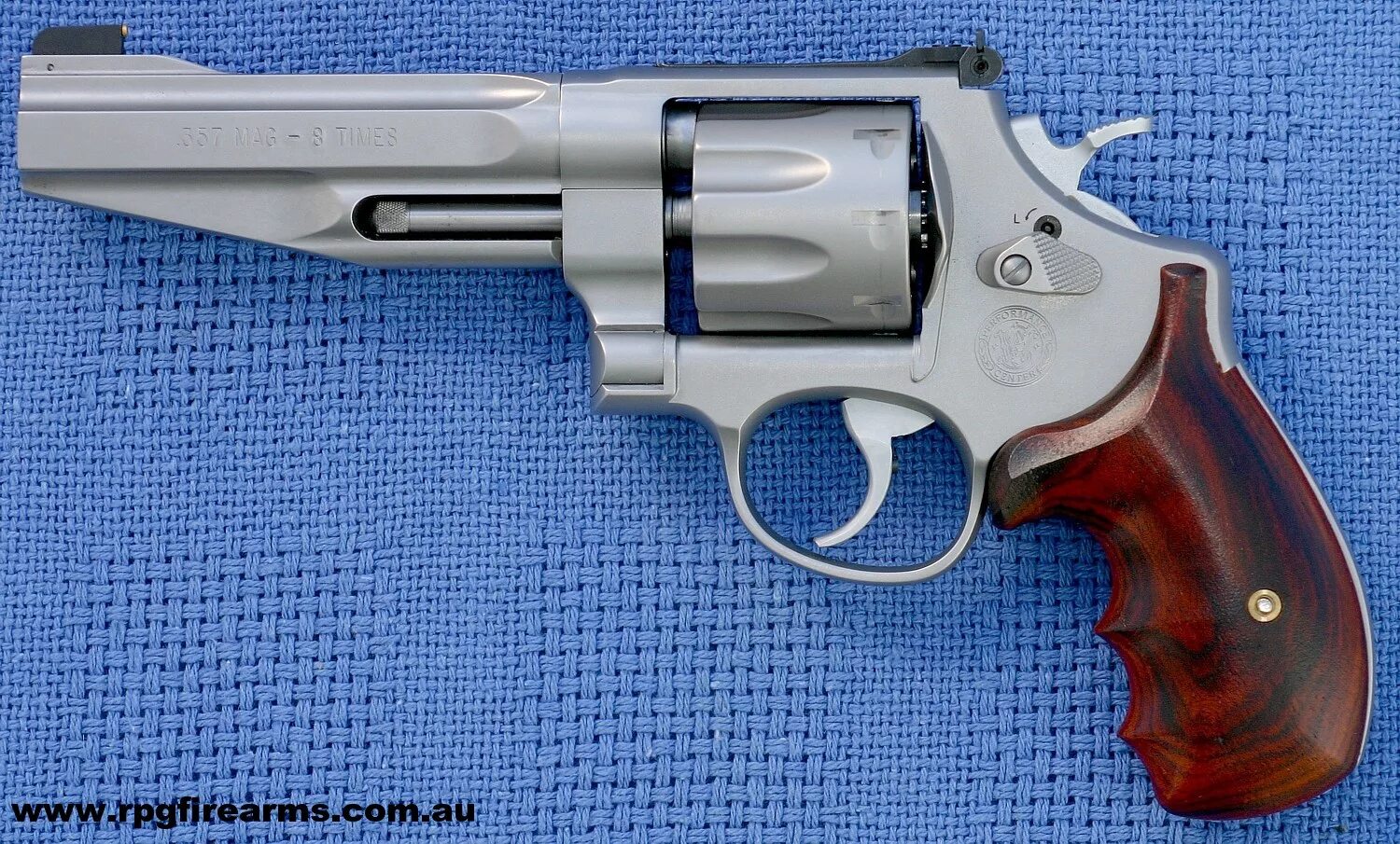 Магнум 357 револьвер. Smith Wesson 357 Magnum. Smith Wesson 627 357 Magnum. Револьвер Магнум 357. Восьмизарядный револьвер 357 Магнум.