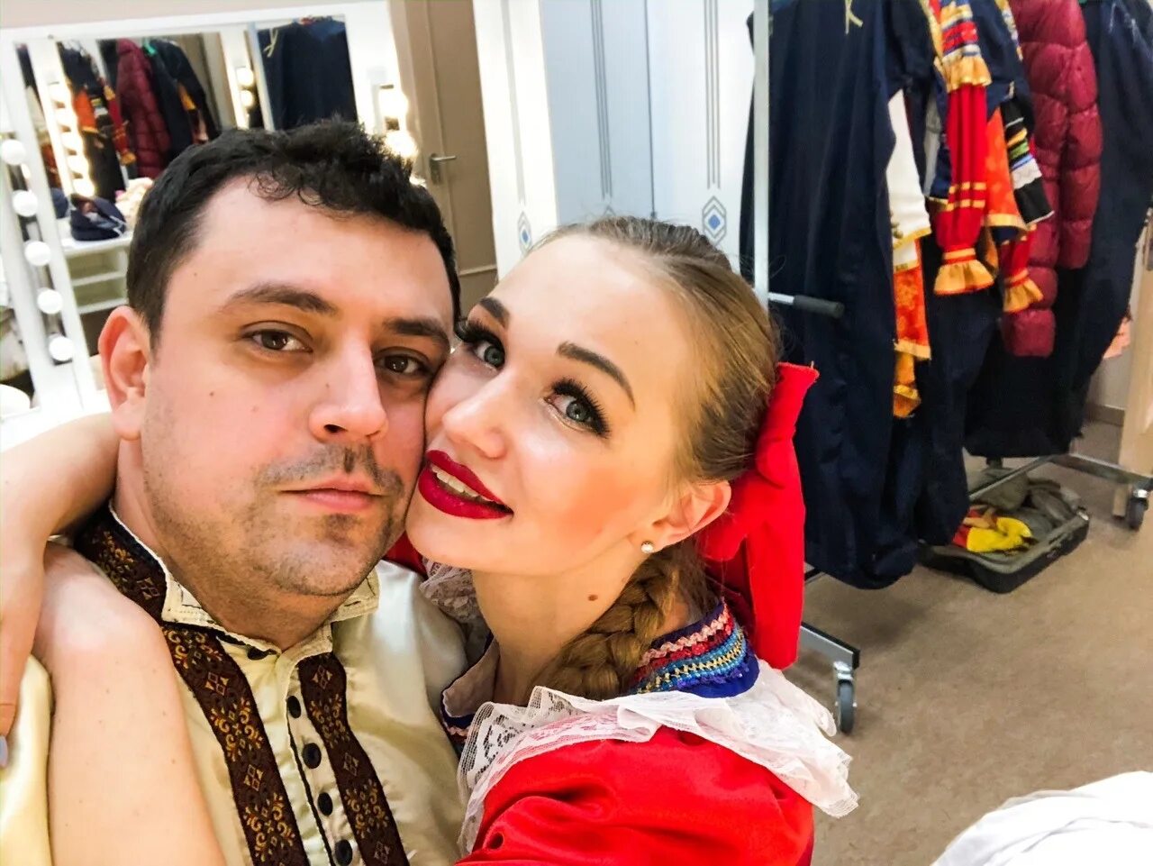 Блогеры лера и даня пожар. Блогер петербург евгения. Валерия и данила гусаровы. Леры и дани гусаровых. Блоггеры семья гусаровы.