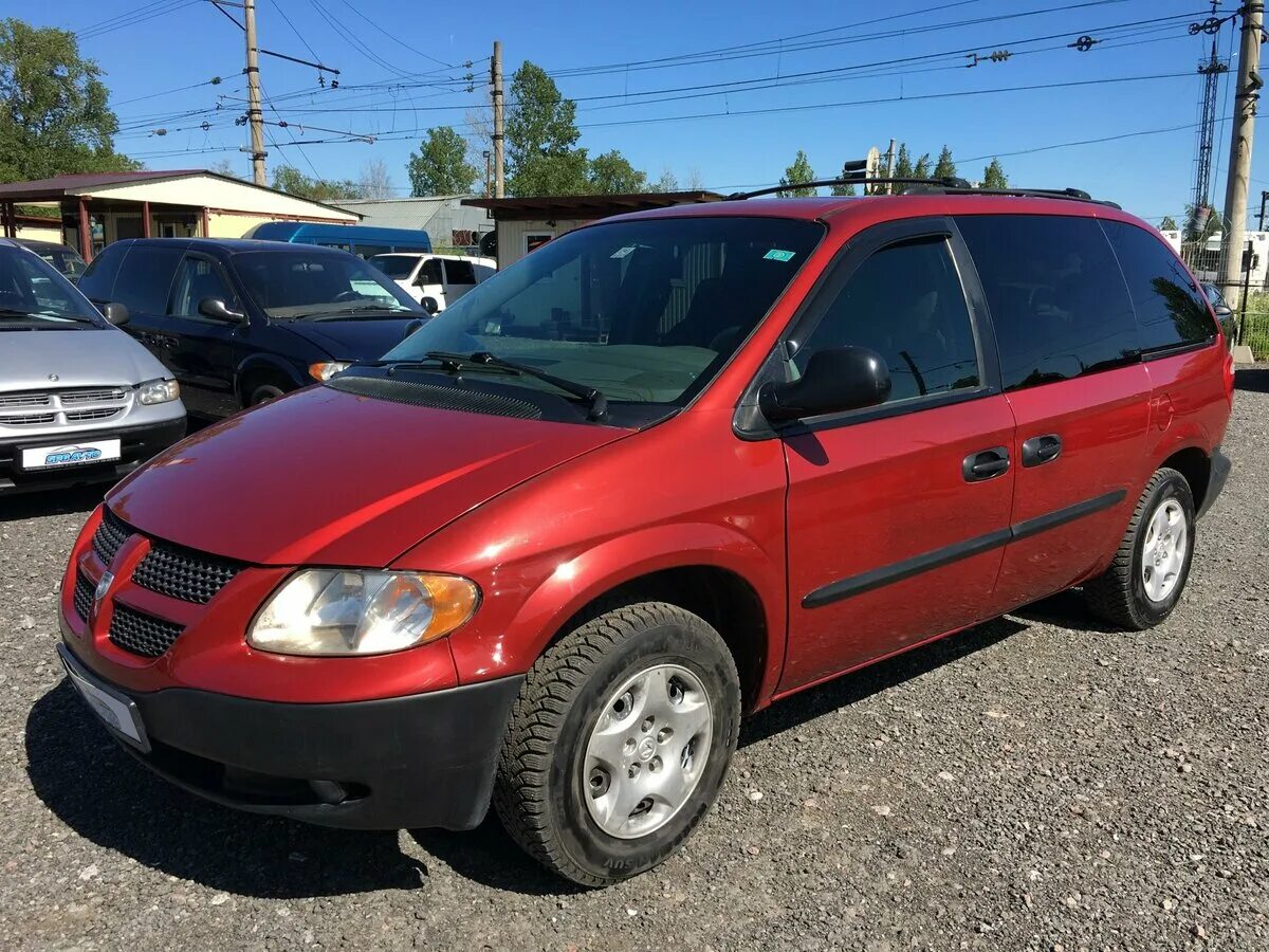 Додж Караван красный. Додж 2001 минивэн. Додж Караван 2001 года. Dodge Caravan ce 2001 года. Красный караван