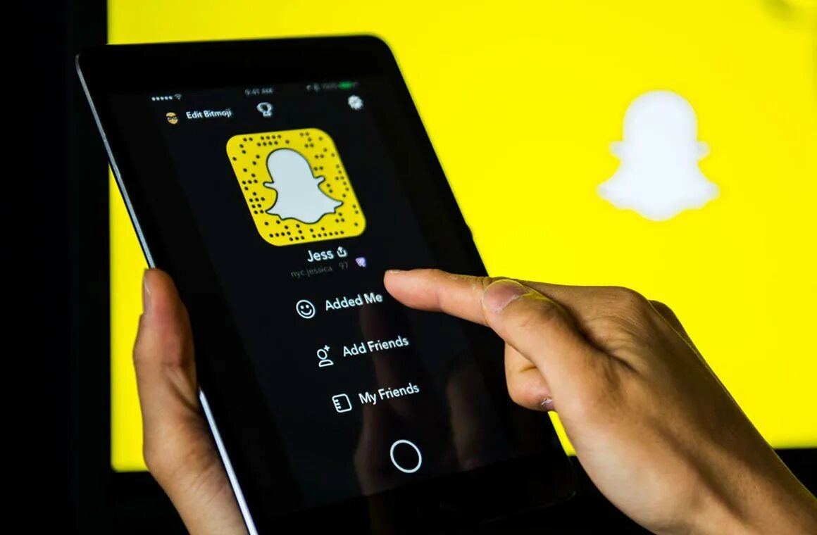 How snapchat. Snapchat usernames. компания snap inc. snapchat+.