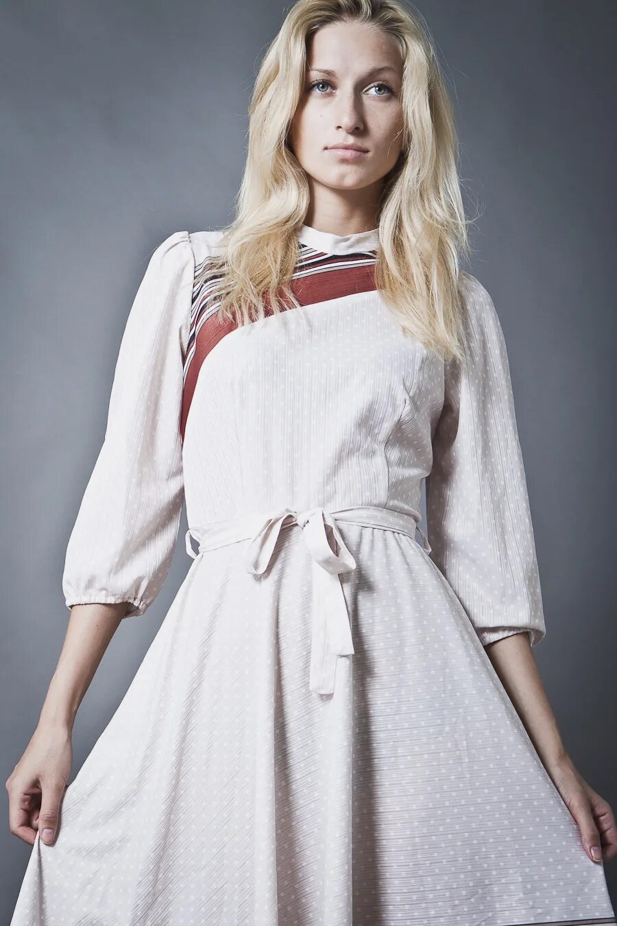 Платье е. Платье е. Платье с пышными рукавами. Платья 90 годов. Платье е.