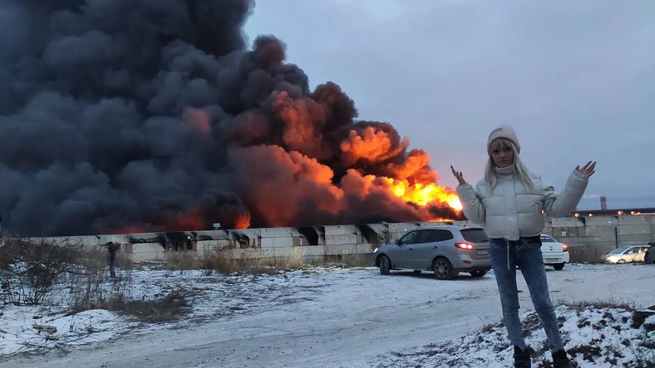 Пожар в г шахты сегодня. Пожар г. шахты химпэк. химпэк шахты. гигантский пожар. пожар в шахте.