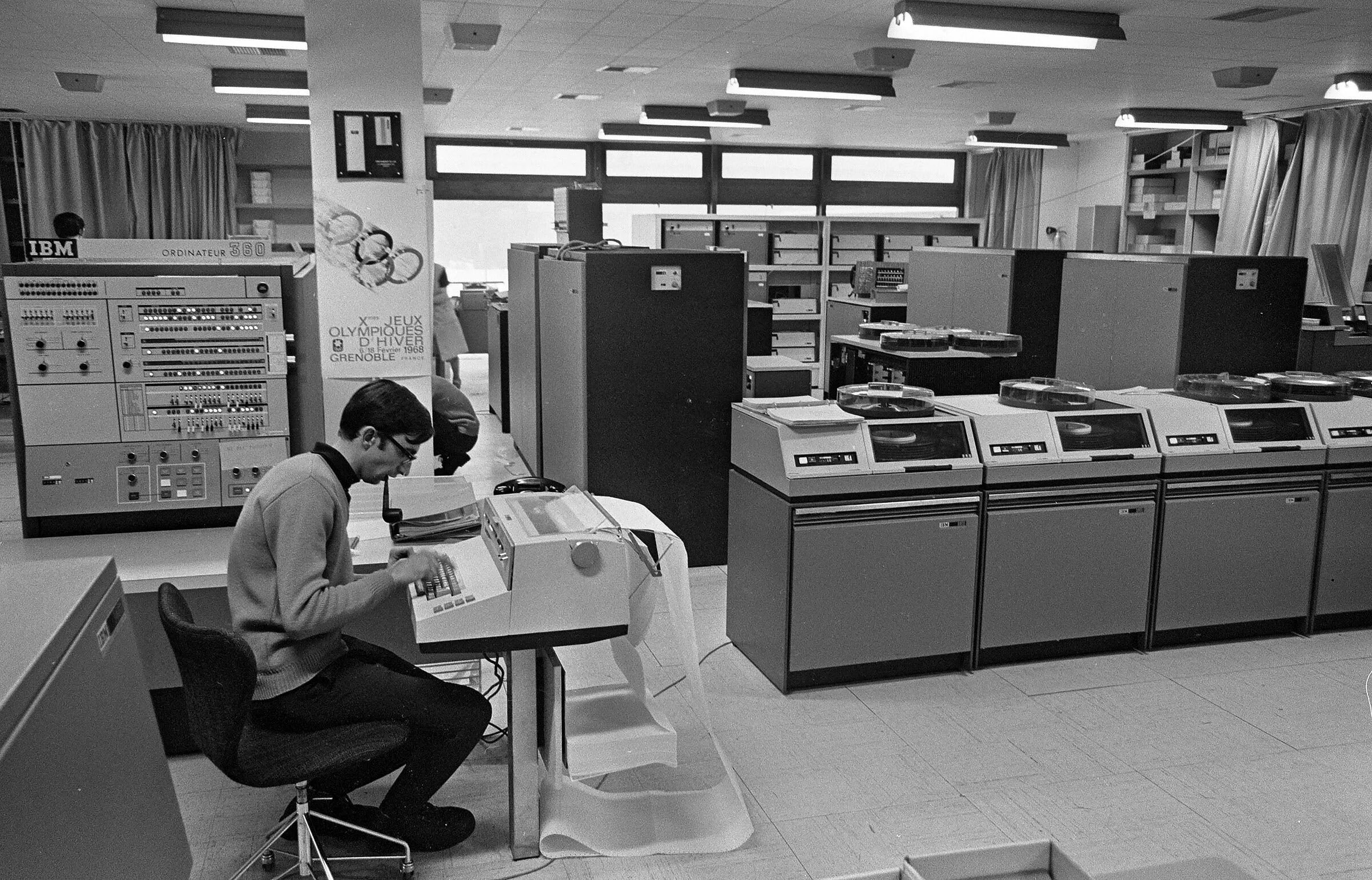 Ibm примеры. Эвм ibm 360. ibm 3 поколение. третье поколение эвм ibm system/360.. system/360 фирмы ibm.