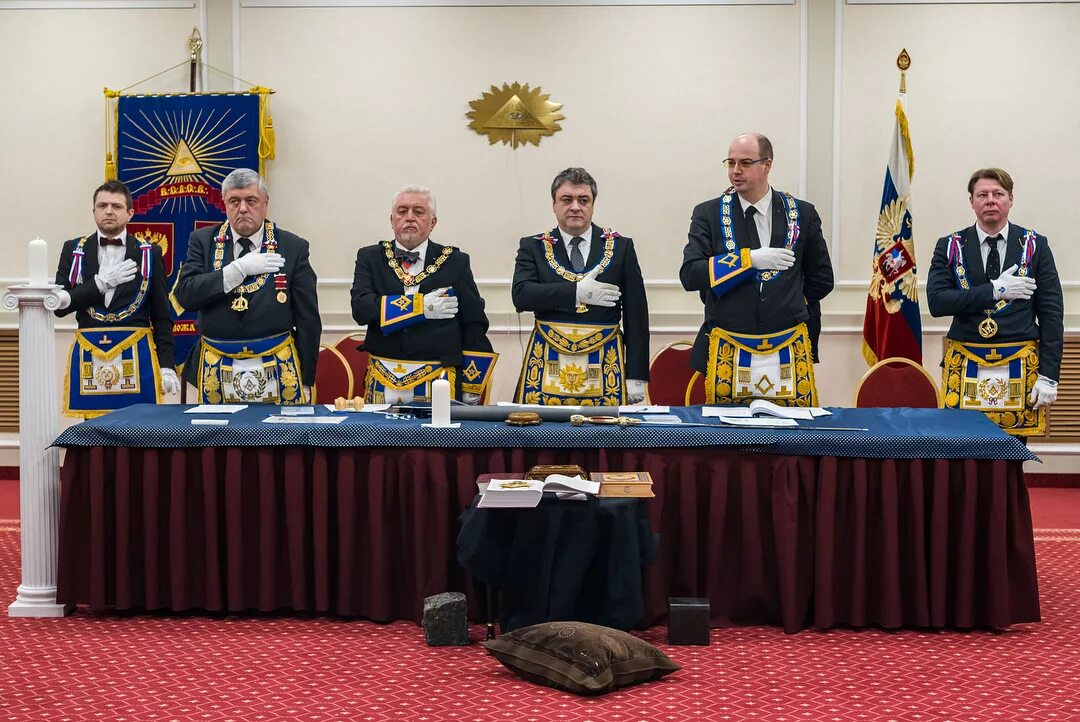 Полтавская 18 москва масонская ложа. Масонские ложи 19 века. Масонская ложа россии 19 век. Андрей богданов масонская ложа. Андрей богданов масон 2020.