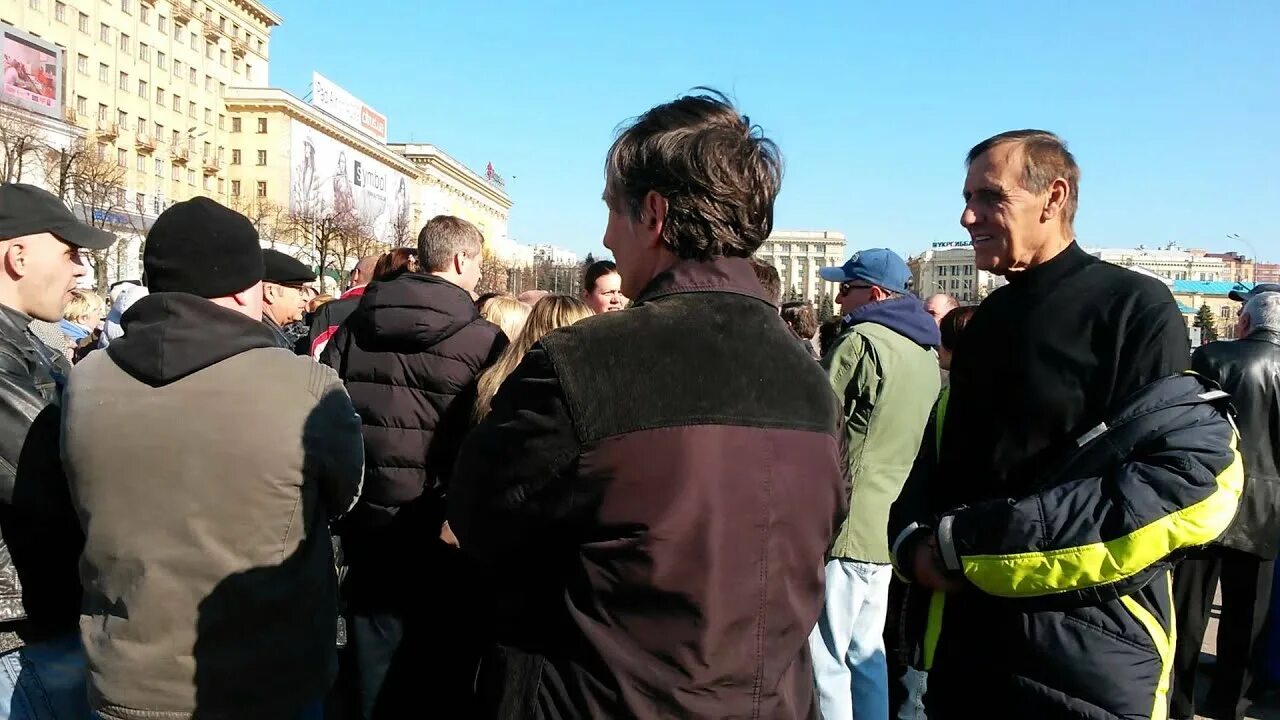 Что сегодня в харькове происходит последние. Митинг в харькове 2014. митинг в харькове сегодня. кадры из харькова сейчас. харьковские известия фото.
