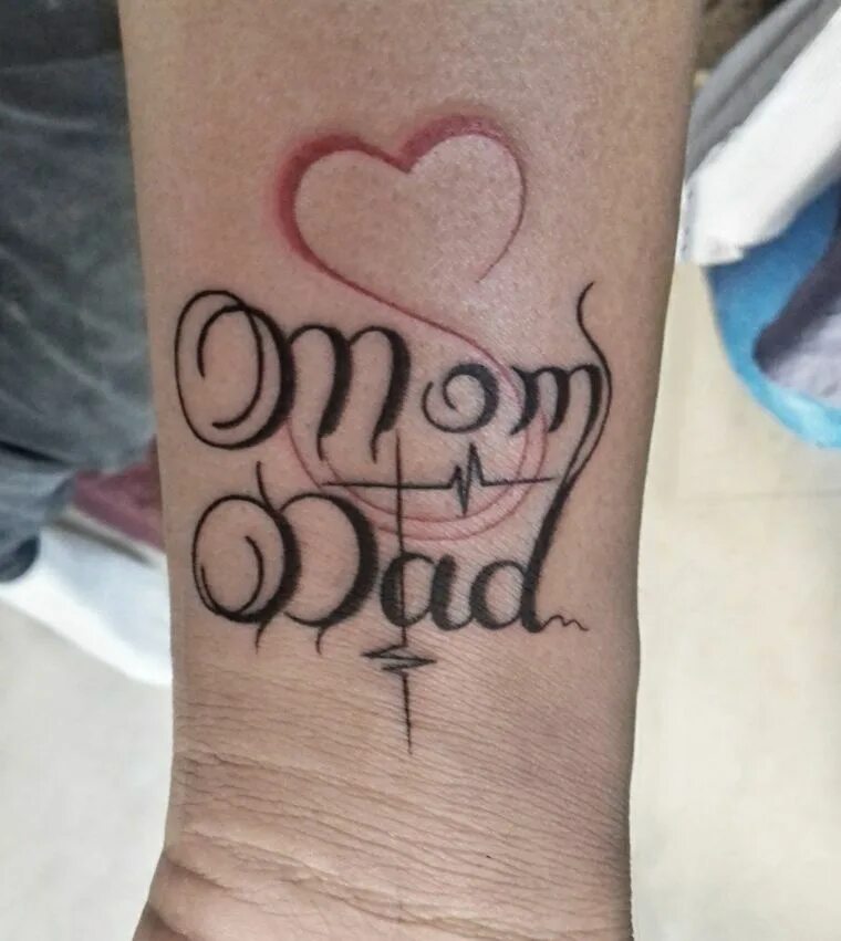 Тату мама. Тату мама и папа. Тату Love mom. Татуировка mom dad.