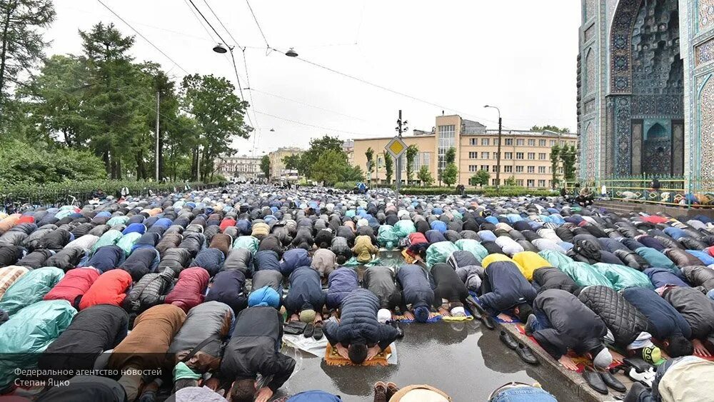 Ураза байрам чей праздник. Ураза байрам в Москве. Мечеть Ураза байрам. Ураза-байрам 2023 в Москве.