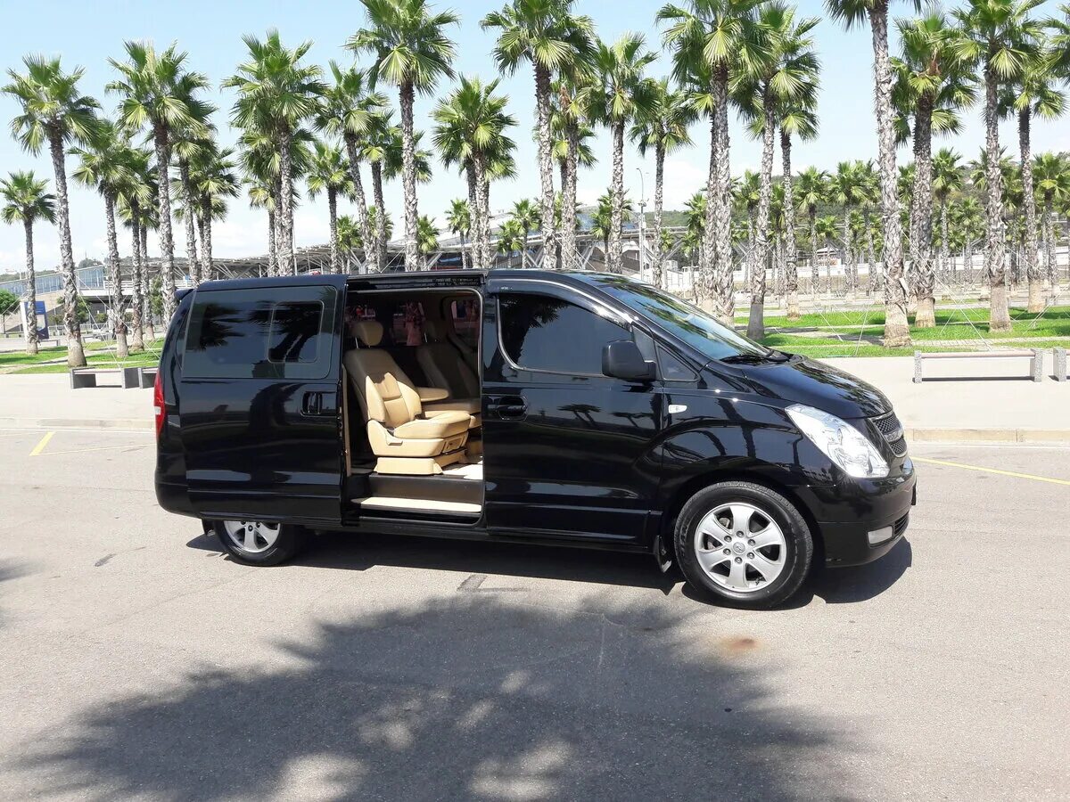 Нанять минивэн. Hyundai grand starex 2014. трансфер старекс. черный минивэн хендай.