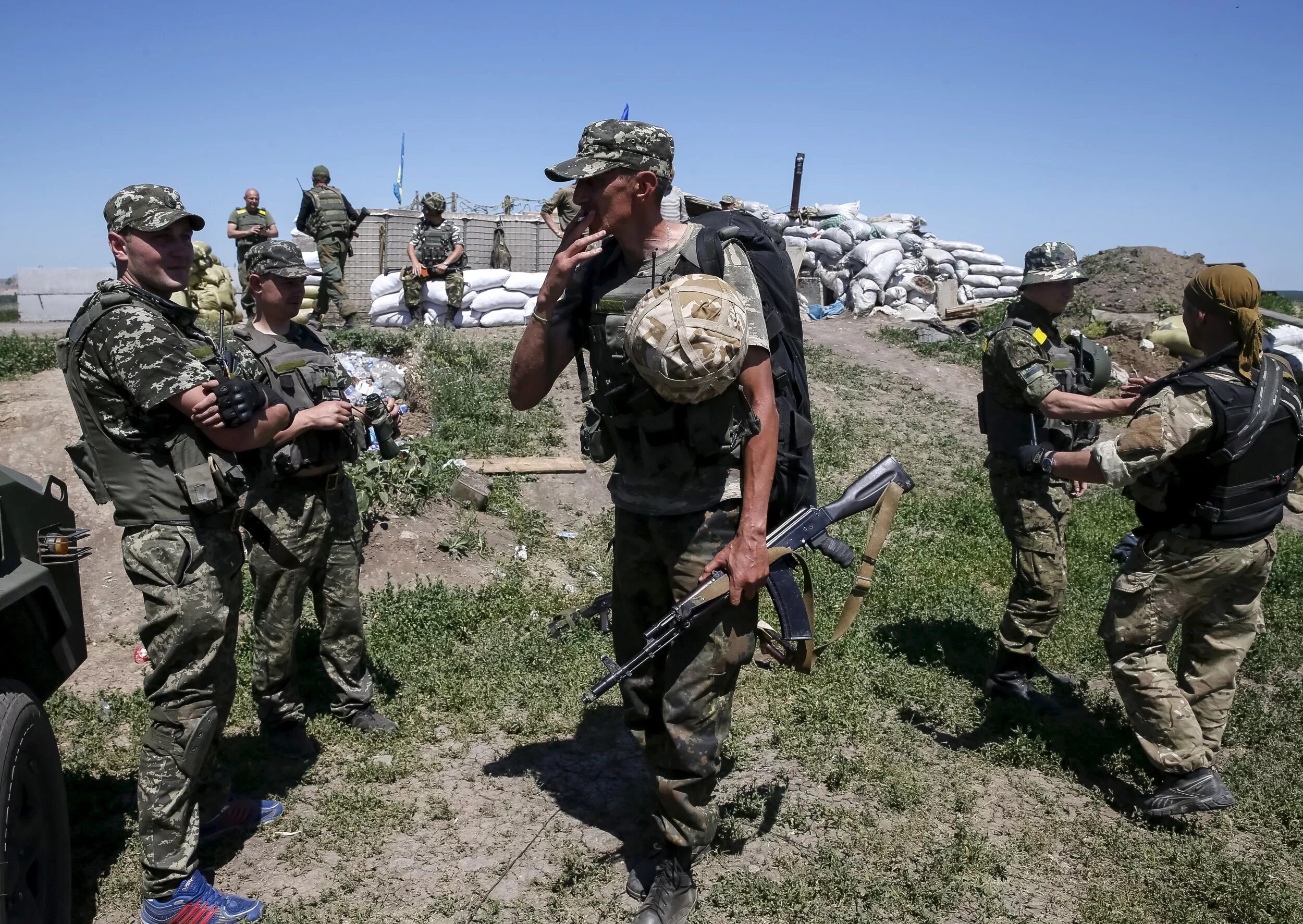 Вооружённый конфликт на востоке Украины видео. Фото из зоны боевых действий.