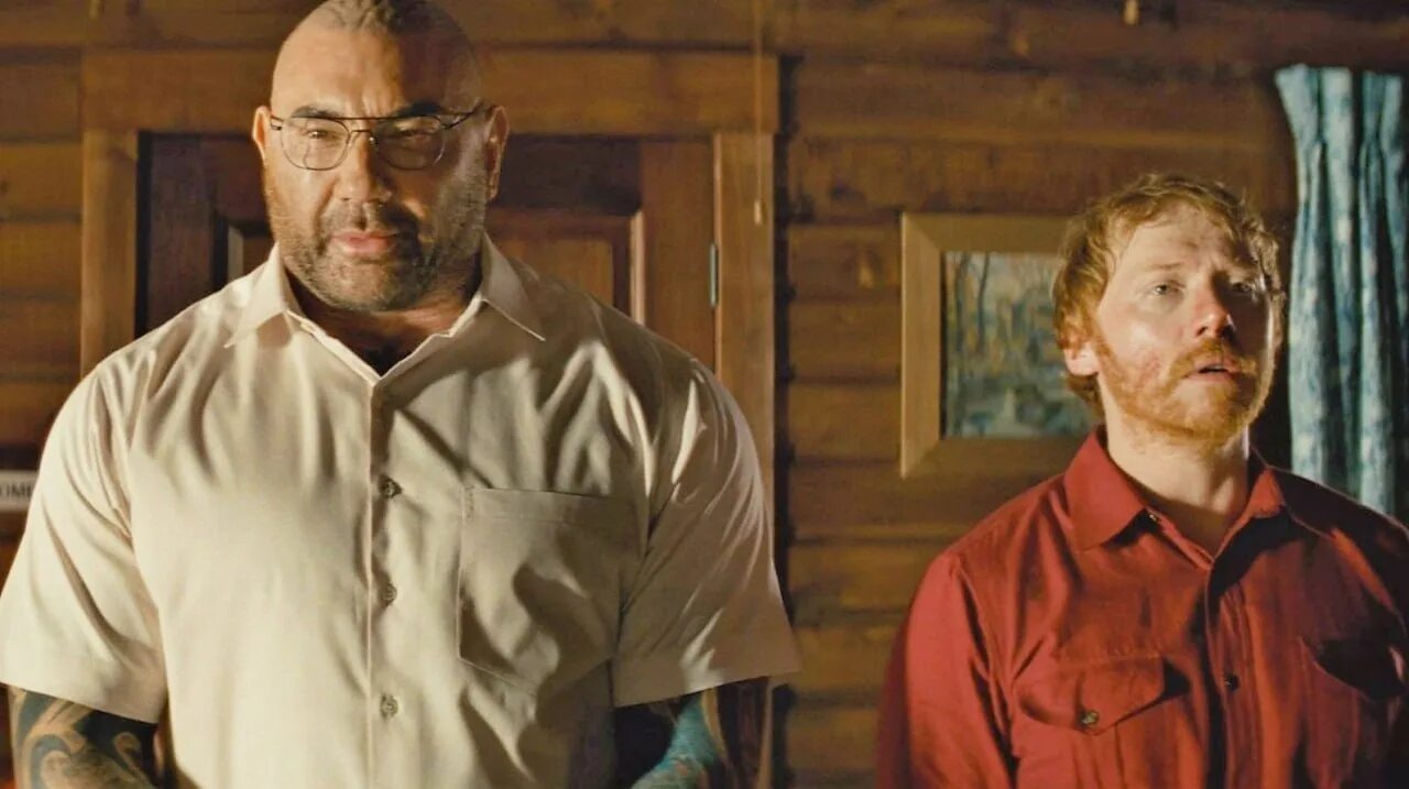 Дэйв Батиста 2023. Dave Bautista Knock at the Cabin. Ужасы триллеры 2023 год